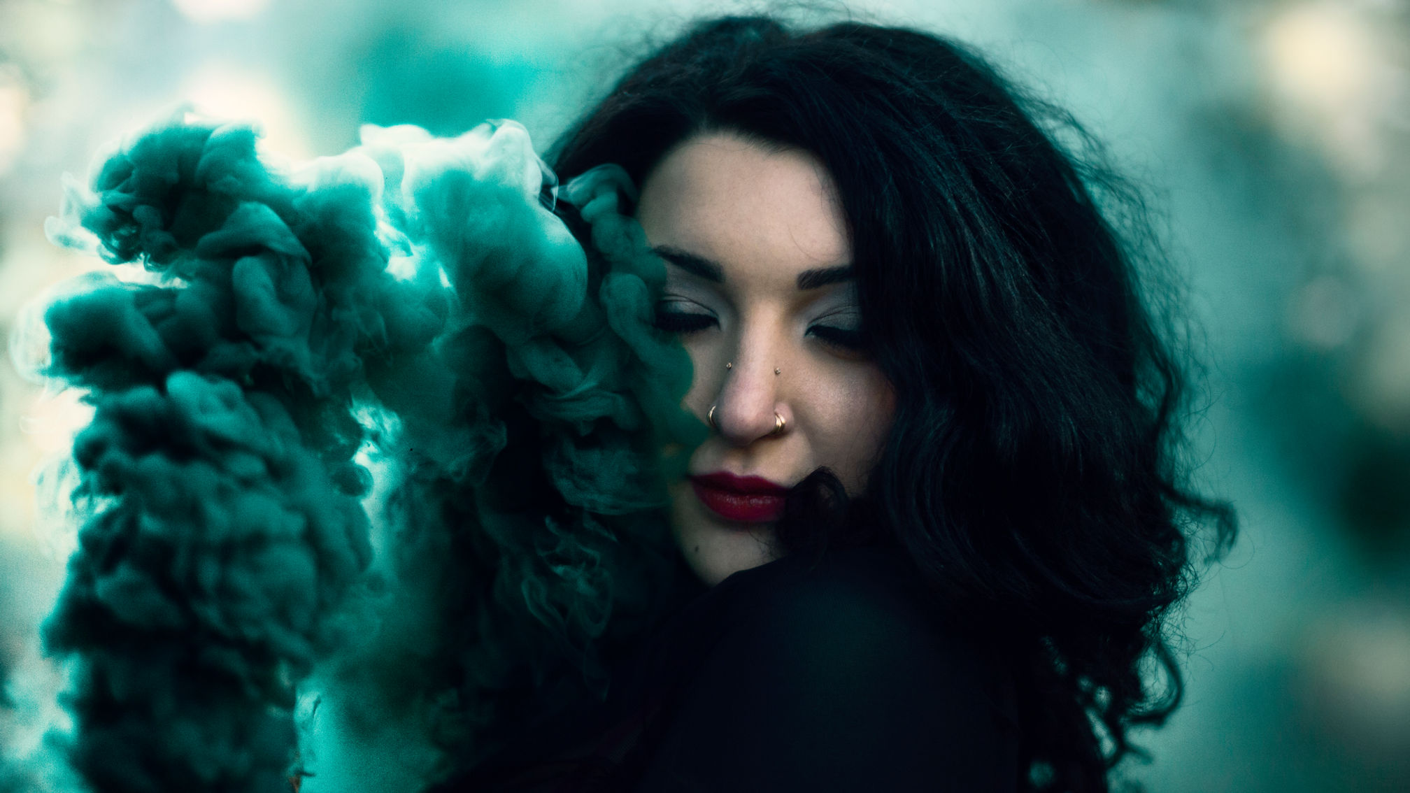 Evie: Smoke Grenade
